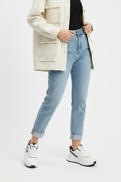 Women’s white sneakers